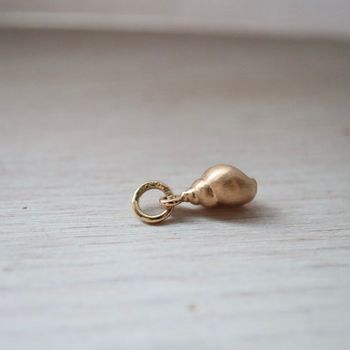 "Lilla Snäckan" hänge i rött guld