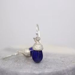 "Ekollon" Örhängen i silver med lapis lazuli