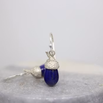 "Ekollon" Örhängen i silver med lapis lazuli