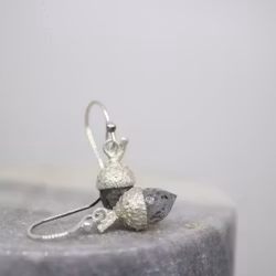 "Ekollon" Örhängen i silver med grå kvarts