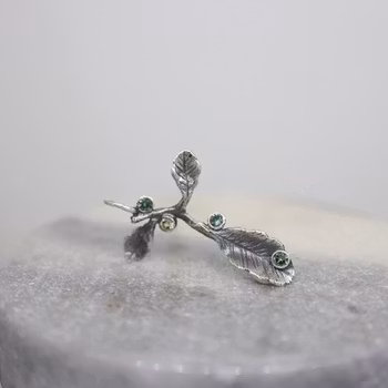 "Dagg" hänge i silver med safirer