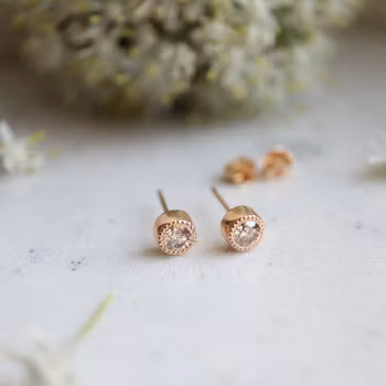 "Liljekonvalj" diamantstuds