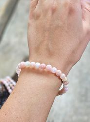 Rosa Opal, armband 6mm runda pärlor -30% fyndexemplar svagare färg