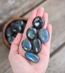 Labradorit, mini touchstone -25% fynd lite sämre polering/lite mindre storlek