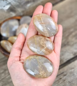 Månsten med skimmer, touchstone -30% fynd nagg