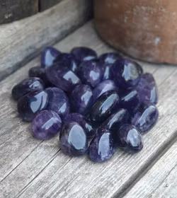 Ametist extra mörk, trumlad -30% fynd sämre polering/mindre storlek