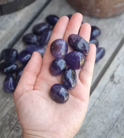 Ametist extra mörk, trumlad -30% fynd sämre polering/mindre storlek