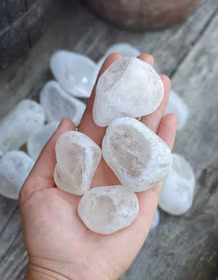 Bergskristall, EMA-ägg - 50% rabatt nagg/mindre storlek