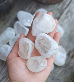 Bergskristall, EMA-ägg - 50% rabatt nagg/mindre storlek
