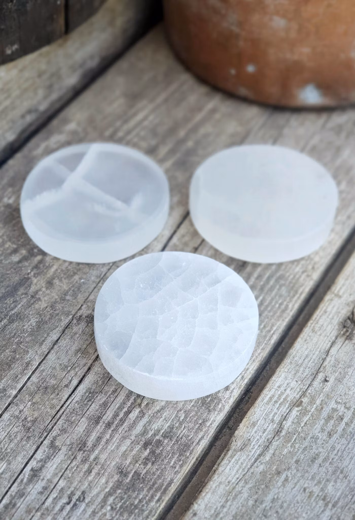 Vit Selenit, liten rund platta (laddningsplatta) 6 cm -30% fynd nagg