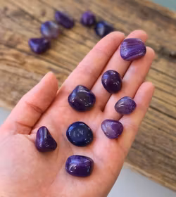 Lila Agat, trumlade -80% rabatt (Obs! Färgade!) ev lite repiga