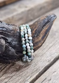 Trädagat, armband 6mm runda pärlor -30% med vinröda/bruna inslag