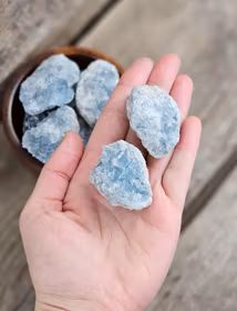 Celestinkluster, liten -50% B/C-kvalité