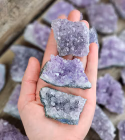 Ametistkluster, mellan -40% fynd / naggade