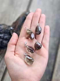 Rökkvarts trumlad, silverpläterat hänge -40% fynd ev sprickor / nagg