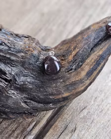 Granat trumlad, silverpläterat hänge -50% fynd spickor/nagg