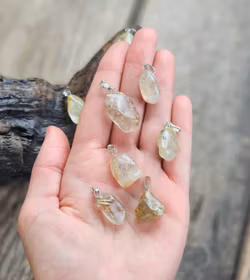 Guldrutilkvarts trumlad, silverpläterat hänge -40% fynd sprickor/nagg/udda form