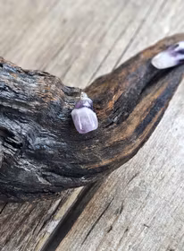 Ametist trumlad, silverpläterat hänge -50% fynd ojämna/mindre mönster