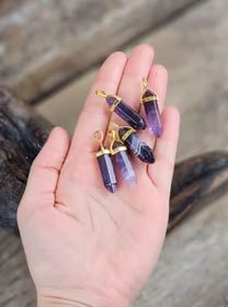 Ametist polerad spets, guldpläterat hänge -50% fynd mindre färg/rökiga inslag