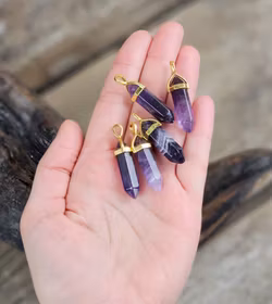 Ametist polerad spets, guldpläterat hänge -50% fynd mindre färg/rökiga inslag