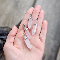 Rosenkvarts polerad spets, silverpläterat hänge -40% fynd svagare färg