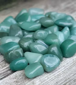 Grön Aventurin, trumlade -70% fynd sprickor