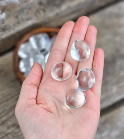 Bergkristall, klar trumlad -60% FYND annan form/ev sprickor/repor/B-kvalité