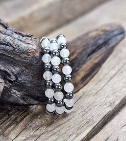 Bergkristall & Hematit mix, armband 8mm runda pärlor -30% fynd trasig pärla