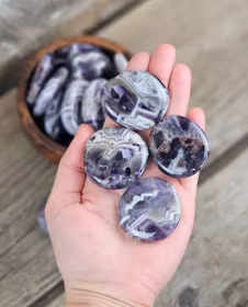 Chevron Ametist (Dröm Ametist) platta, touchstone -30% fyndexemplar mindre mönster/spricka