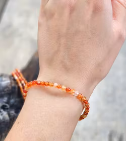 Karneol, armband 4mm runda pärlor -20% fynd trasig pärla