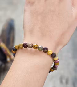 Mookaitjaspis, armband 6mm runda pärlor -30% fynd dålig tråd