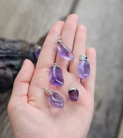 Ametist klar trumlad, silverpläterat hänge (modell 2) -10% utgående modell