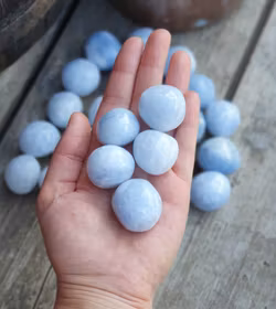 Blå Kalcit, cuddlestone -20% fynd annorlunda färg/form/mönster/sprickor