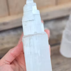 Vit Selenittorn 15 cm -30% fynd lite ostabila/sneda exemplar