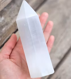 Vit Selenit, polerad spets 15 cm **-20% fynd lite sned/lite ostabil