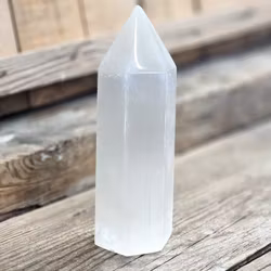 Vit Selenit, polerad spets 15 cm **-20% fynd lite sned/lite ostabil