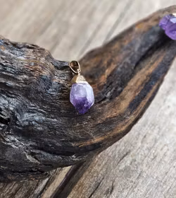 Ametist polerad kluster/spets, guldpläterat hänge -30% fynd lite annorlunda form/färg