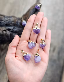 Ametist polerad kluster/spets, guldpläterat hänge -30% fynd lite annorlunda form/färg