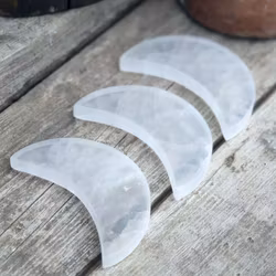 Vit Selenit, måne (laddningsplatta) 11-12 cm -20% fynd lite lite gula inslag/andra små inslag