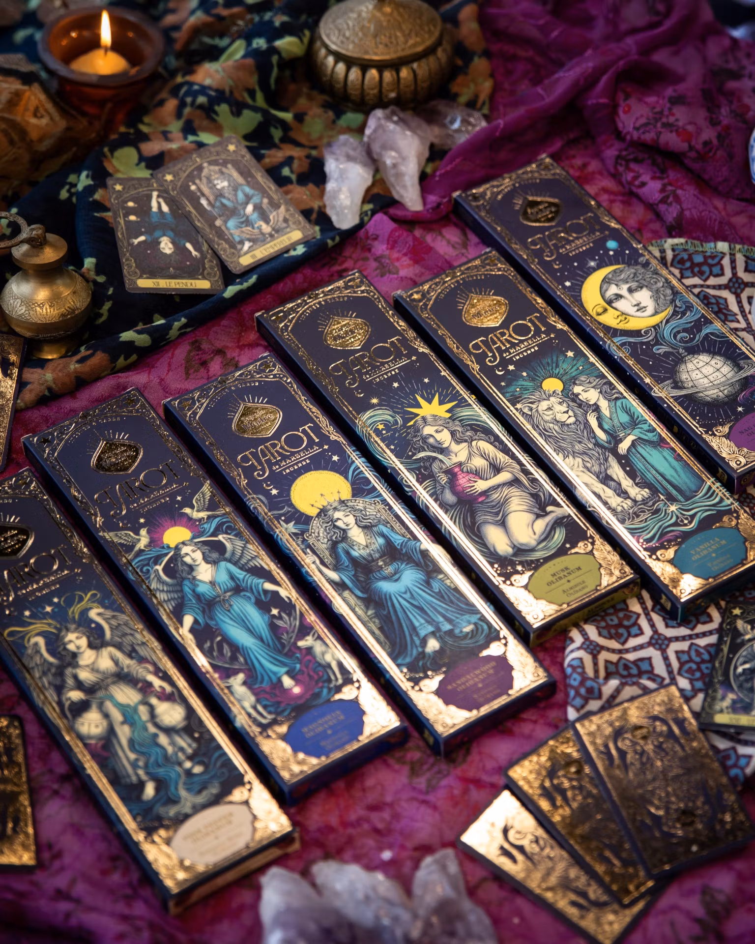 Sagrada Madre – Tarot de Marsella Nag Champa & Olibanum, rökelsepinnar + 1 tarotkort