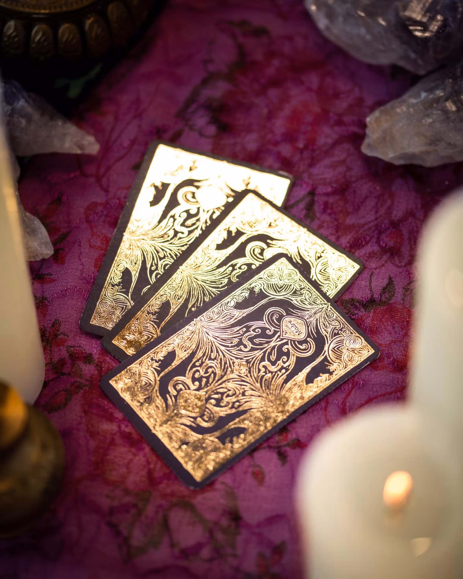 Sagrada Madre – Tarot de Marsella Magnolia och Olibanum, rökelsepinnar + 1 tarotkort