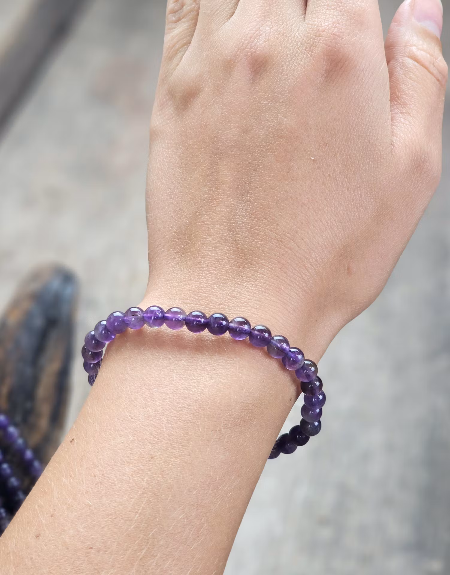 Ametist, armband 6mm runda pärlor -40% rabatt fynd lite ljusare/mer varierande färg