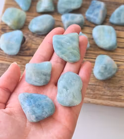 Akvamarin, stora trumlade -50% fynd mindre färg/mer brunt i kan finnas sprickor