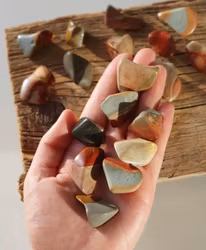 Polykromjaspis, trumlade