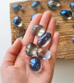 Blå Titan Aura, trumlade -60% rabatt fynd Obs har repor!