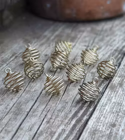 Liten spiralbur för stenar, guld -20% fynd - mörka!