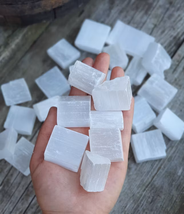 Vit Selenit, liten rå