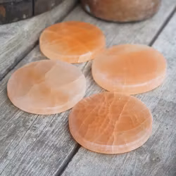 Orange/Rosa Selenit, rund platta (laddningsplatta) 8 cm