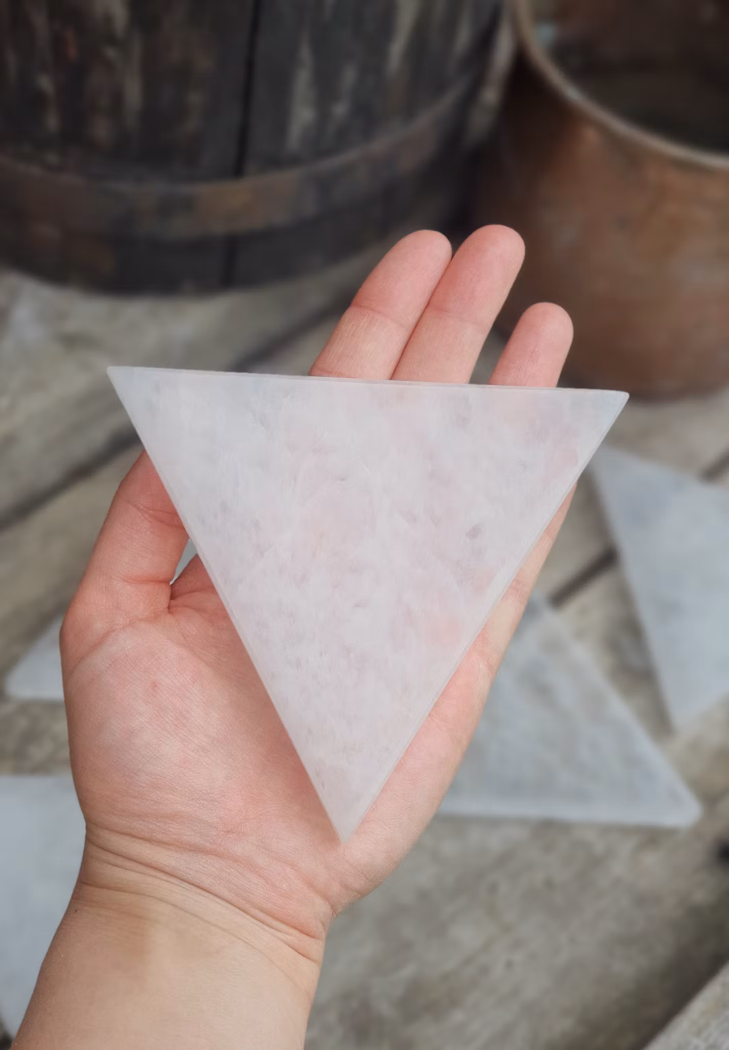 Vit Selenit, triangel (laddningsplatta) 12 cm