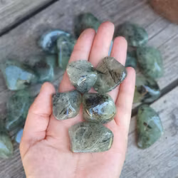 Prehnit, stora trumlade